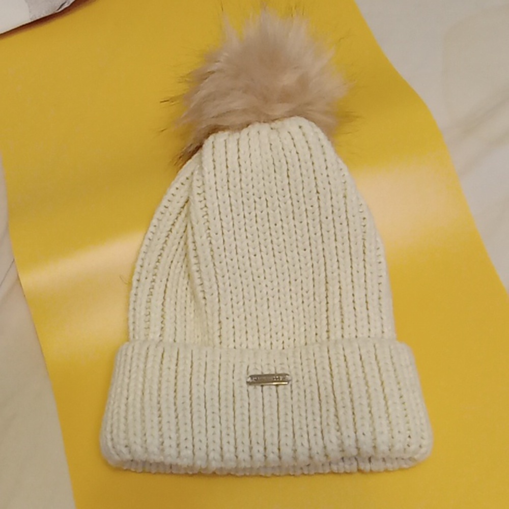 Steve Madden - Picture 1 of 4